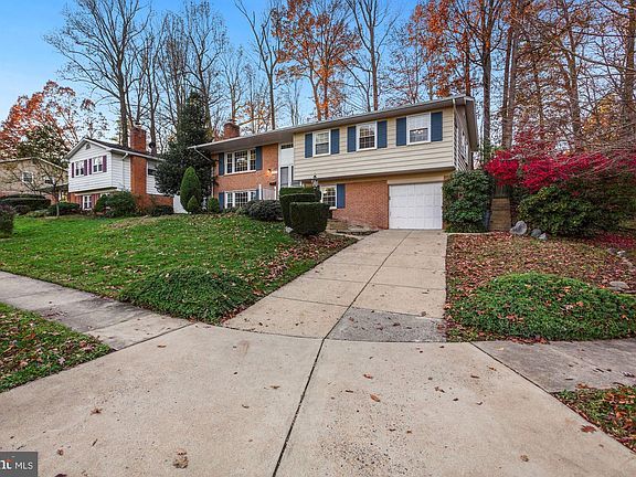 3rd image of 3204 Armory Ct