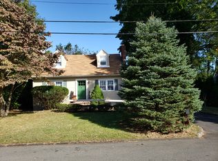 65 Pine St, Closter, NJ 07624