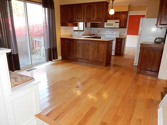 3rd image of 56680 Ashland Ct