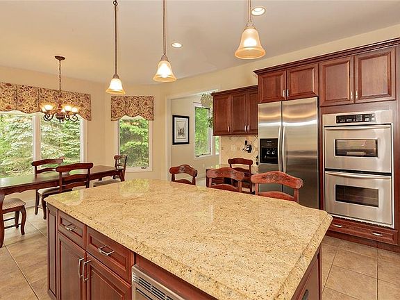 4th image of 38235 McDowell Dr
