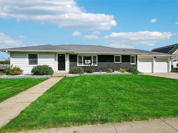 327 3rd St, Atkins, IA 52206