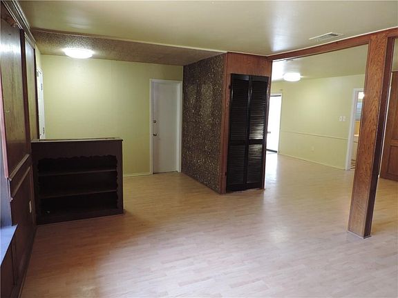 2nd image of 2127 Royal Oaks Dr