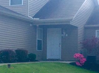 38 Lightning Ln, Kent, OH 44240