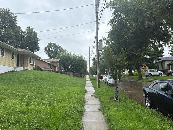 4th image of 718 E Diehl Ave