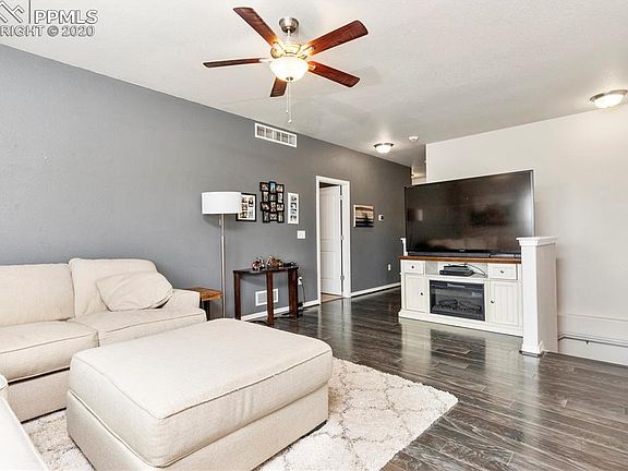 4th image of 3899 Reindeer Cir
