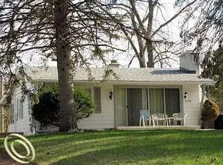 11458 Sumpter Rd, South Lyon, MI 48178