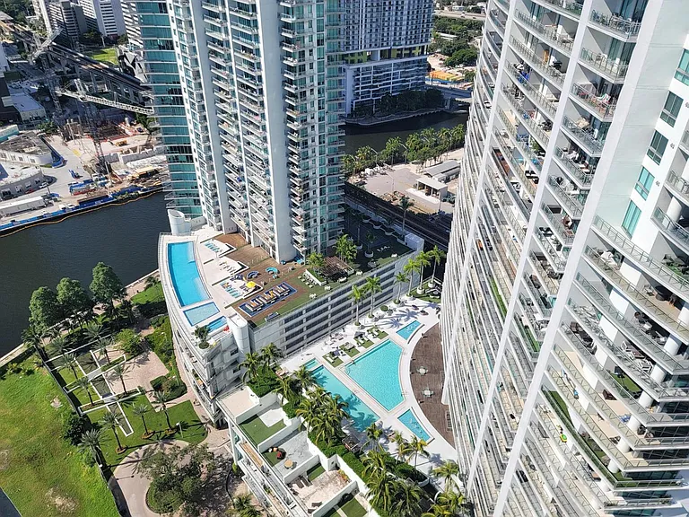 350 S Miami Ave #15 — Photo 2