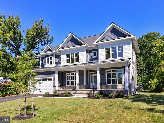 3rd image of 10206 Blake Ln
