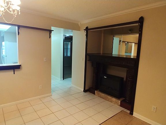 4th image of 2157 S 17th St #105