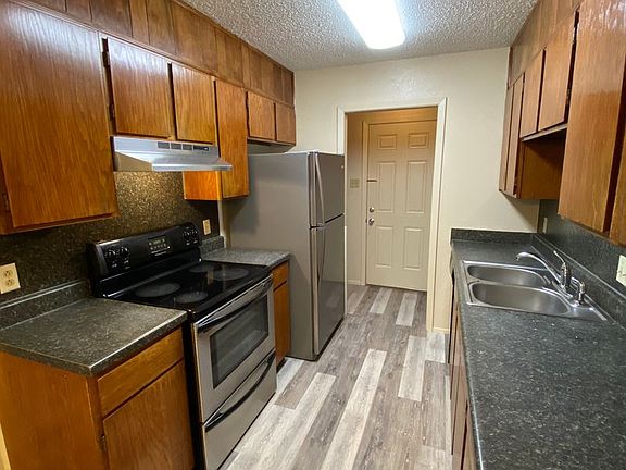 4th image of 6118 37th St Unit A