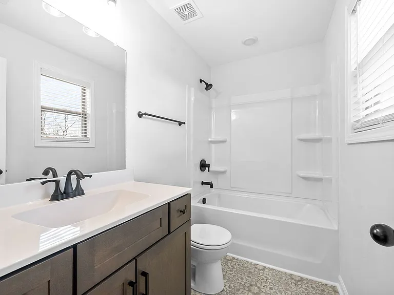 700 Crossland Ave — Photo 18