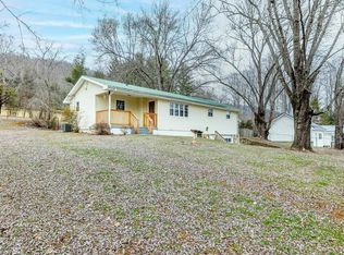 172 Cashdon Dr, Mills River, NC 28759