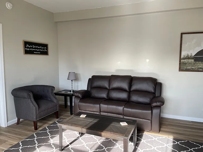 815 Lawnsdale Rd — Photo 3