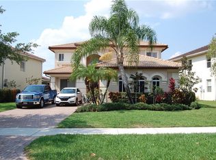 1676 Birdie Dr, Naples, FL 34120
