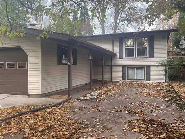 201 Heritage Ct, Mount Pleasant, MI 48858