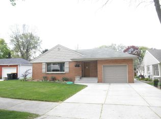 3265 N Colonial Dr, Milwaukee, WI 53222