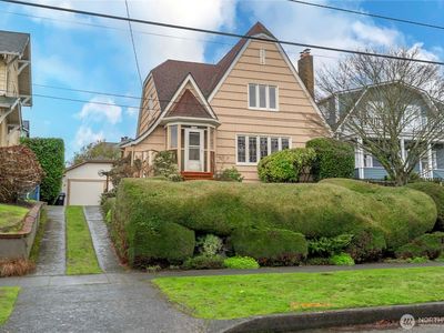 2733 37th Avenue SW, Seattle, WA, 98126