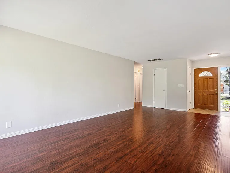 866 Woodland Ct — Photo 29
