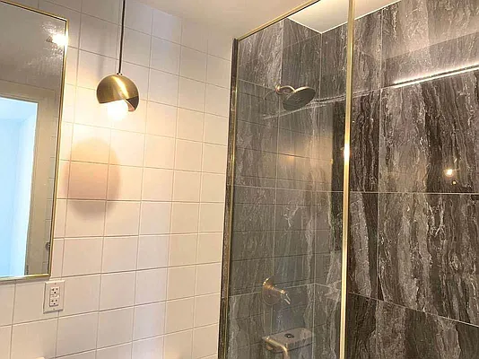 Rented by Tapiro Realty | media 9