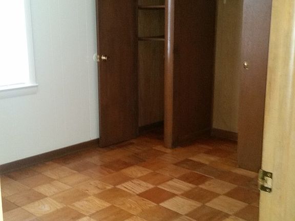 4th image of 106 E Washington St #100-1