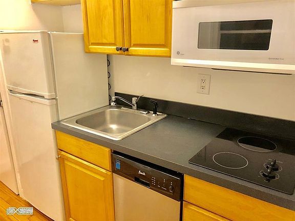 4th image of 705 9th Ave #2E