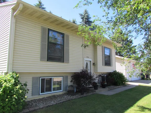 620 Haberkorn Ct, Waupaca, WI 54981