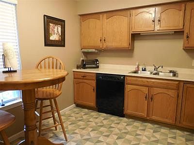 4th image of 185 Oak Knoll Cir