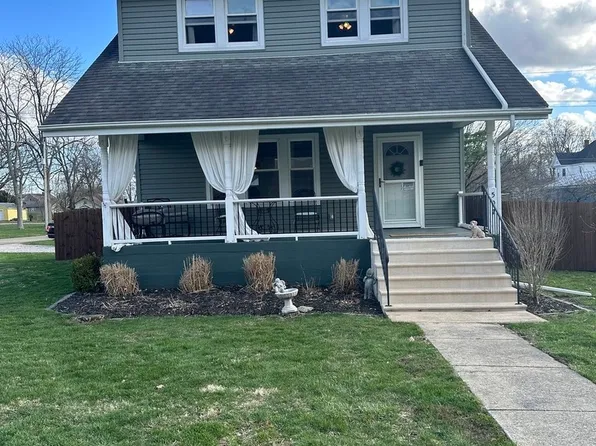 507 E Pine St, Le Roy, IL 61752