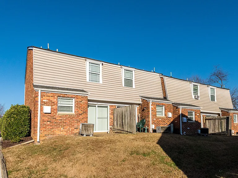 Townhouses Of Chesterfield — Photo 6
