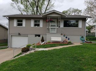 5430 N 61st St, Omaha, NE 68104