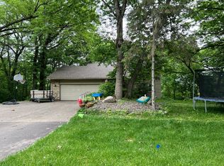 379 Cimarron Rd, Apple Valley, MN 55124