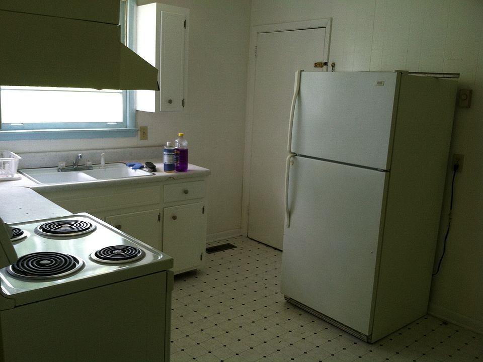 2nd image of 317 Isaac Dr #A