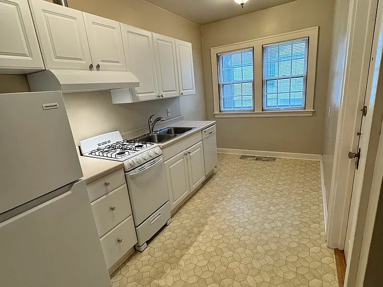 417 Lyon St NE #4 — Photo 11