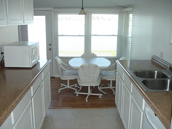 4th image of 4584 E Shore Dr