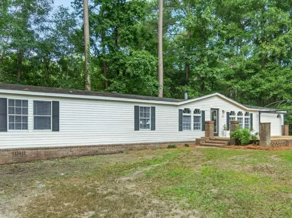 137 Green Oaks Ct, Midway, GA 31320