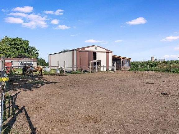 Paddock/dry lot, horse barn and lean-to