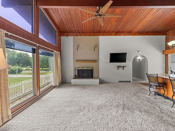 4th image of 1120 Oakwood Rd
