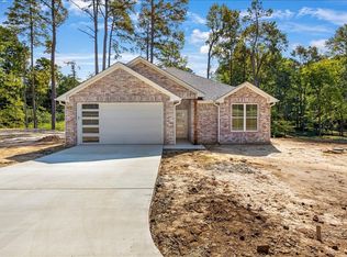 1674 Russell Dr, Longview, TX 75602