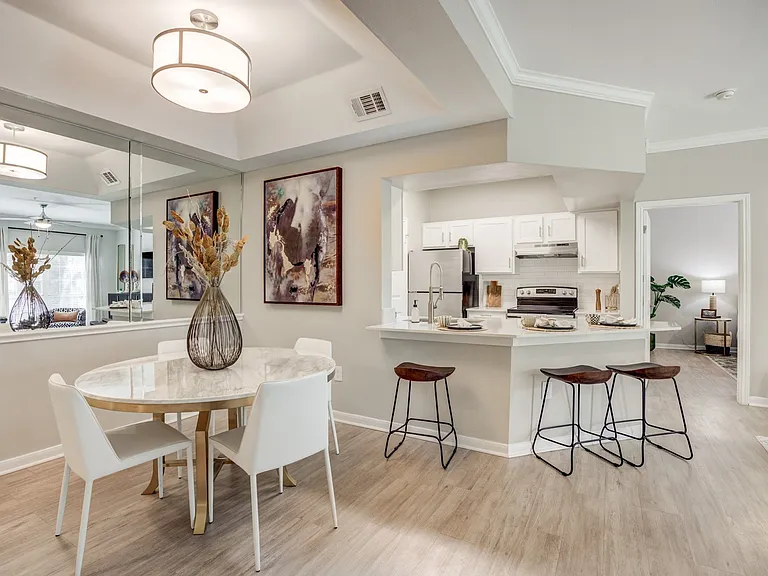 Newly Renovated Dining Area and Breakfast Bar