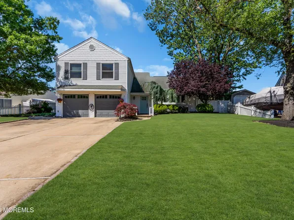 2 Kilrush Court, Toms River, NJ 08753