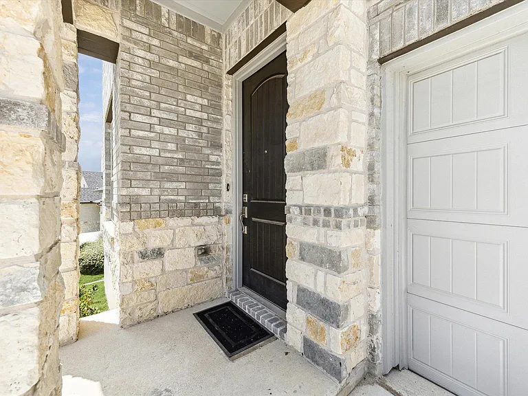 806 Dayton Dr — Photo 4
