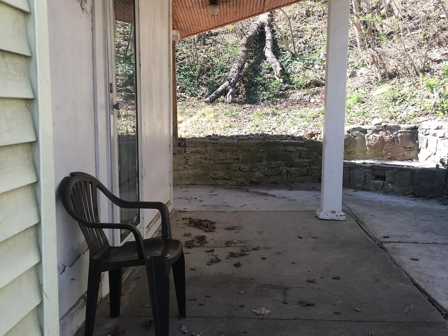647 Delta Ave — Photo 4