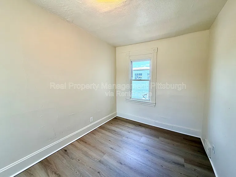 405 Main St — Photo 14