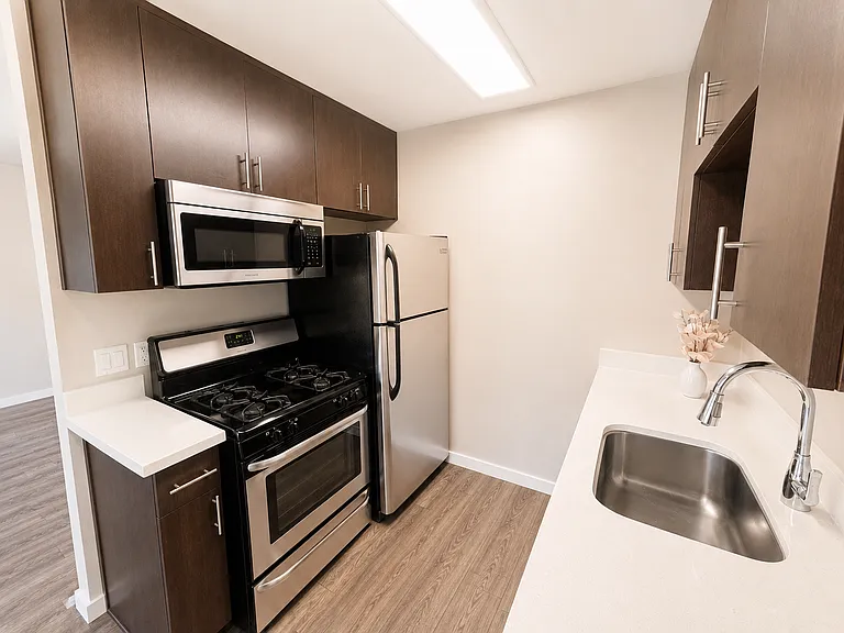 Riverbend Apartments — Photo 36