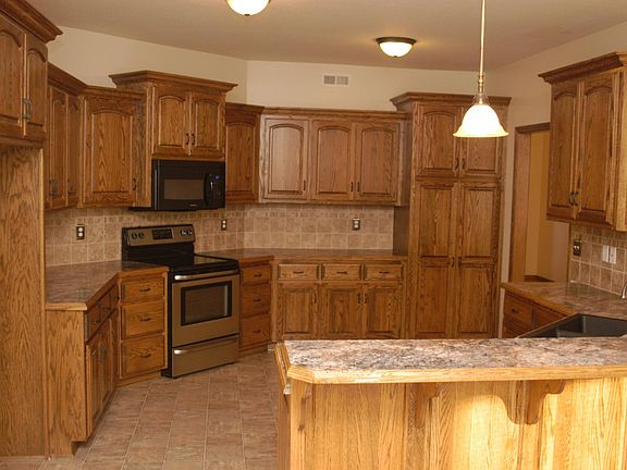 3rd image of 3904 SW Briarwood Oaks Dr