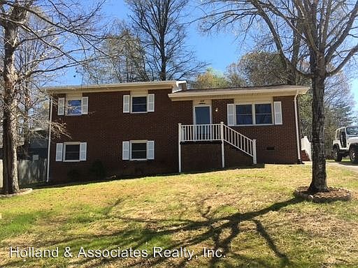 1st image of 208 Knollwood Dr