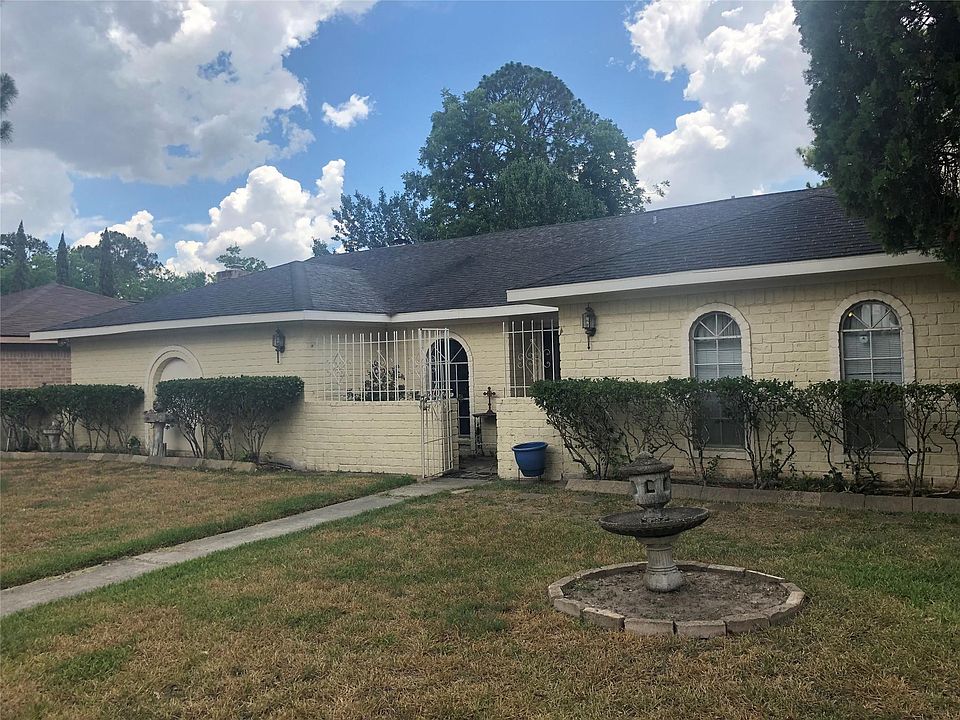 1st image of 5619 Arncliffe Dr