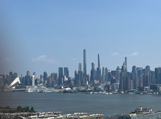 380 Mountain Rd #1407, Union City, NJ 07087