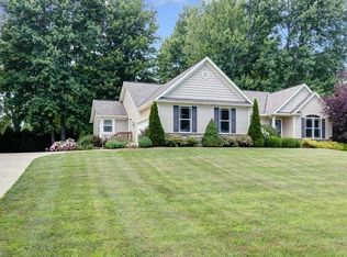 2032 Chimney Ridge Dr, Madison, OH 44057