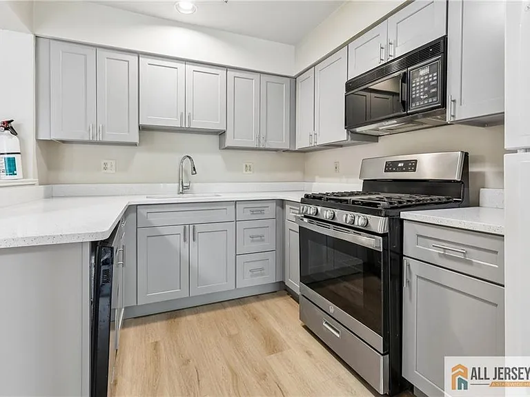 624 Brickhouse Rd — Photo 16